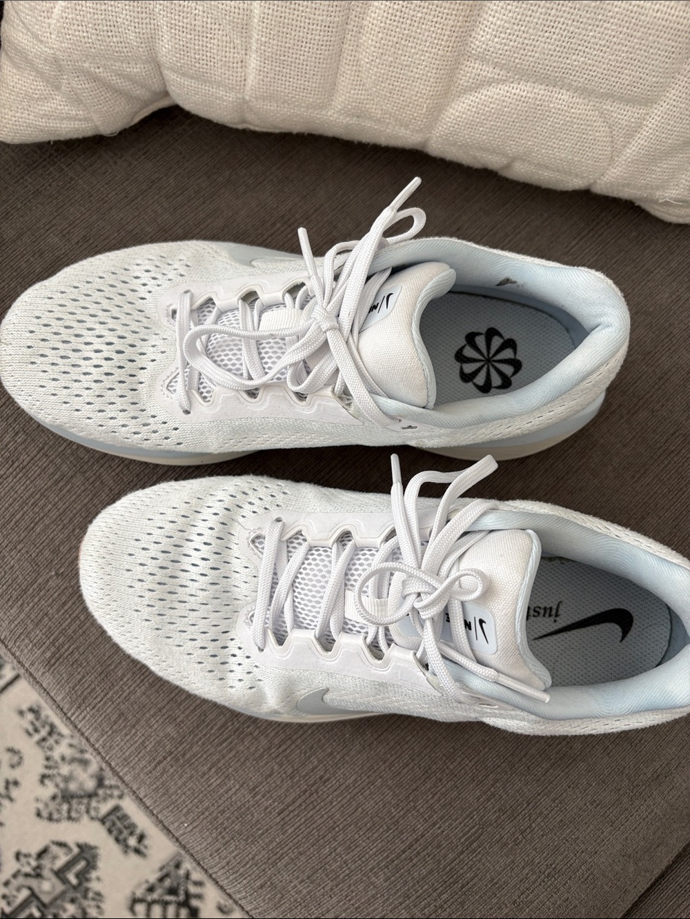 Nike Women's White and Light Blue Air Running Sneakers - Picture 2 of 8